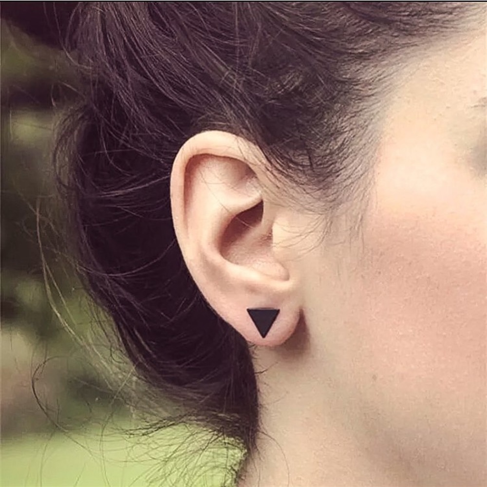 🔴𝟭𝟬/$𝟮𝟱🔴NEW Black Triangle Minimalist Stud Earrings - Picture 6 of 10